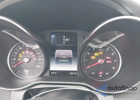 2015 Mercedes-Benz C 300 z USA, uszkodzony, nr VIN 55SWF4JB3FU055907